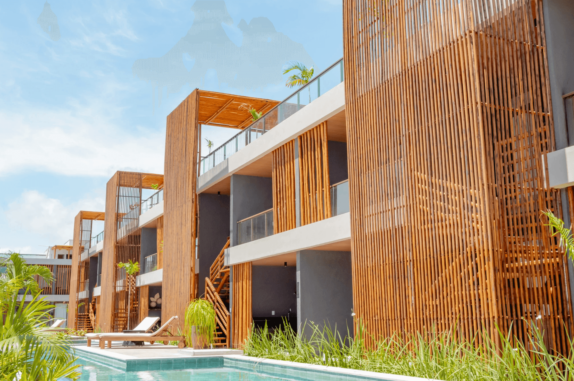 Fachada com piscina
